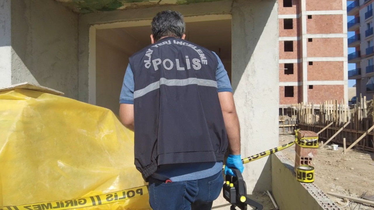 Asansör boşluğunda can verdi