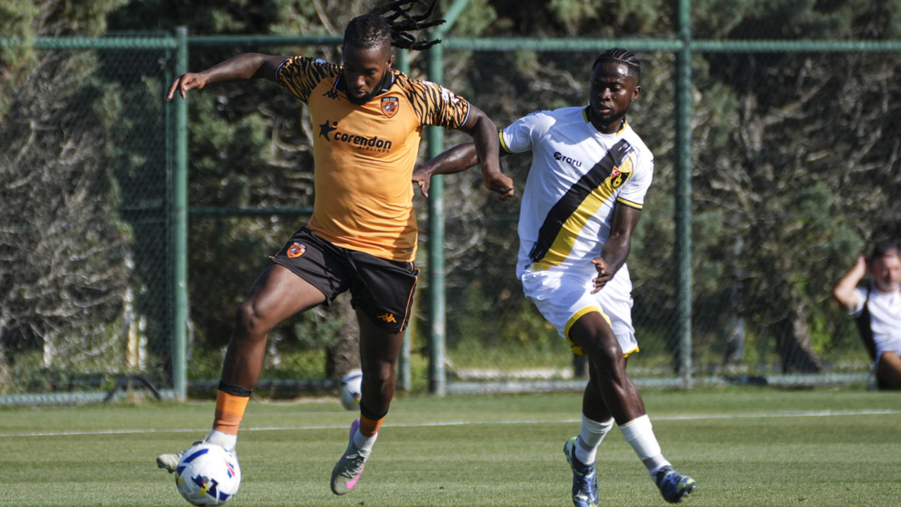 Hull City, İstanbulspor'u mağlup etti