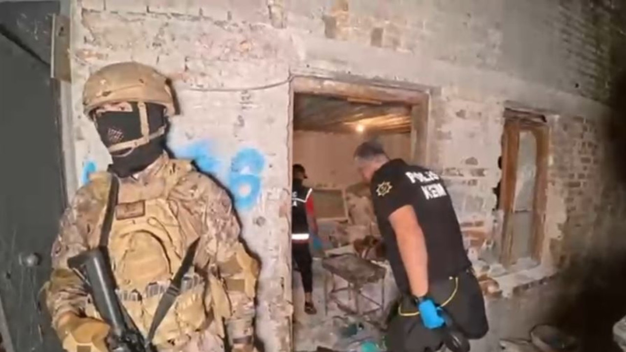 Adana merkezli 6 ilde uyuşturucu operasyonu: 130 torbacı yakalandı