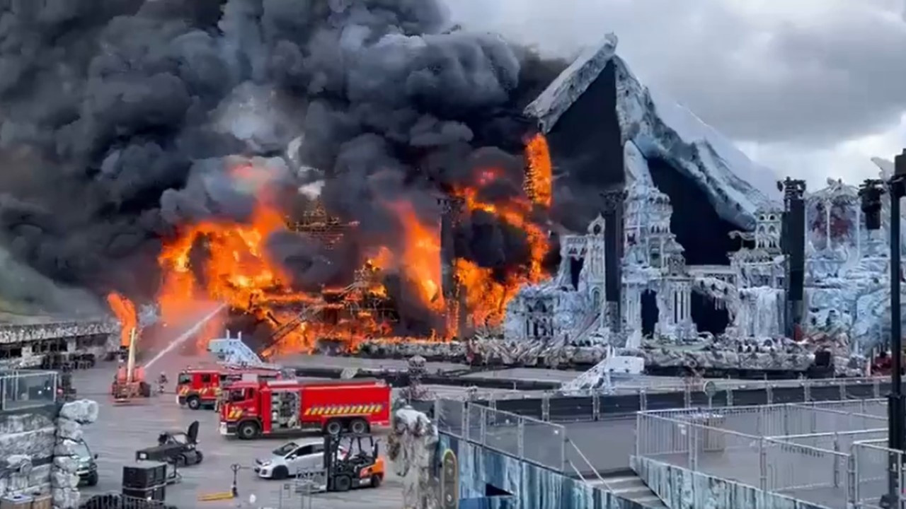 Tomorrowland'in sahnesi kül oldu