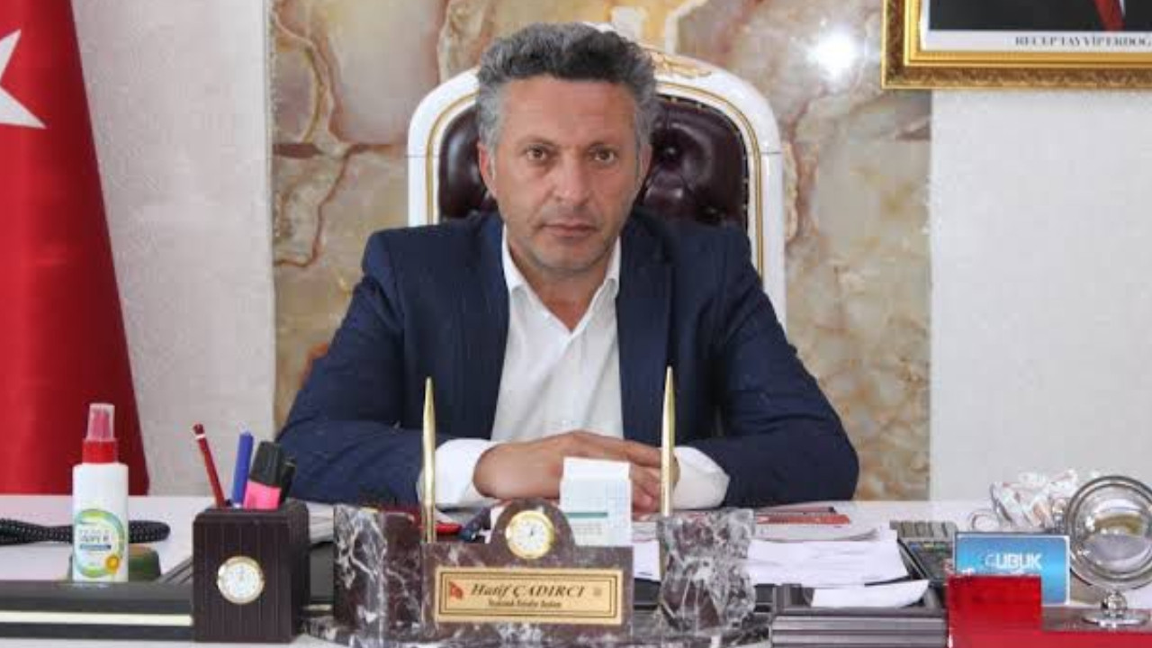 Belediye başkanı ve personeli iş kazasında ağır yaralandı