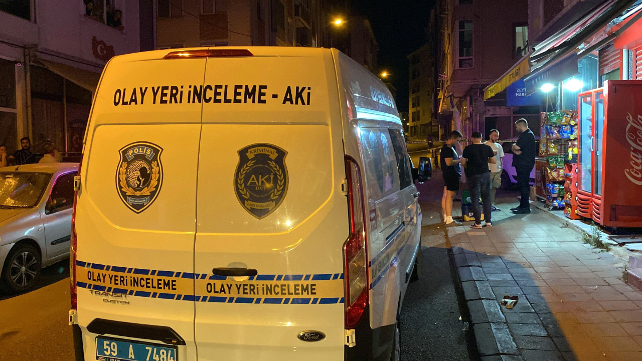 Husumetlisini sokak ortasında tabancayla vurdu