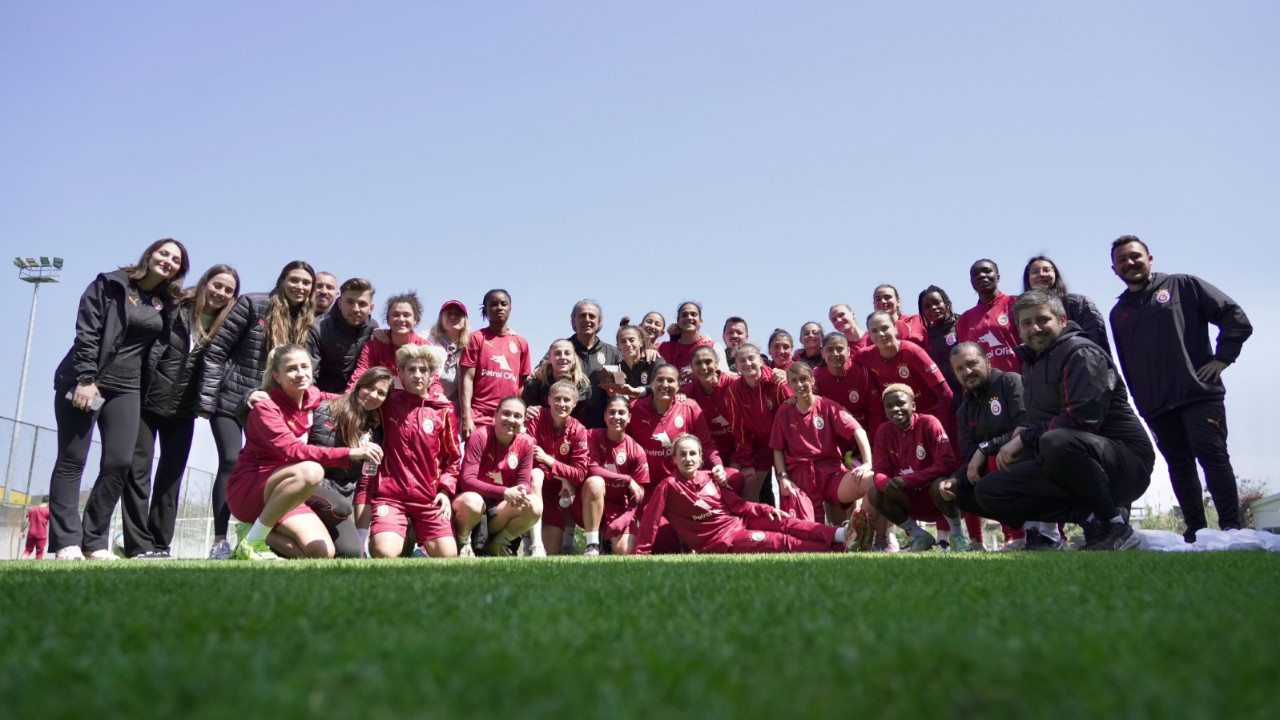 Galatasaray'da 18 ayrılık birden: Hepsine teşekkür edildi