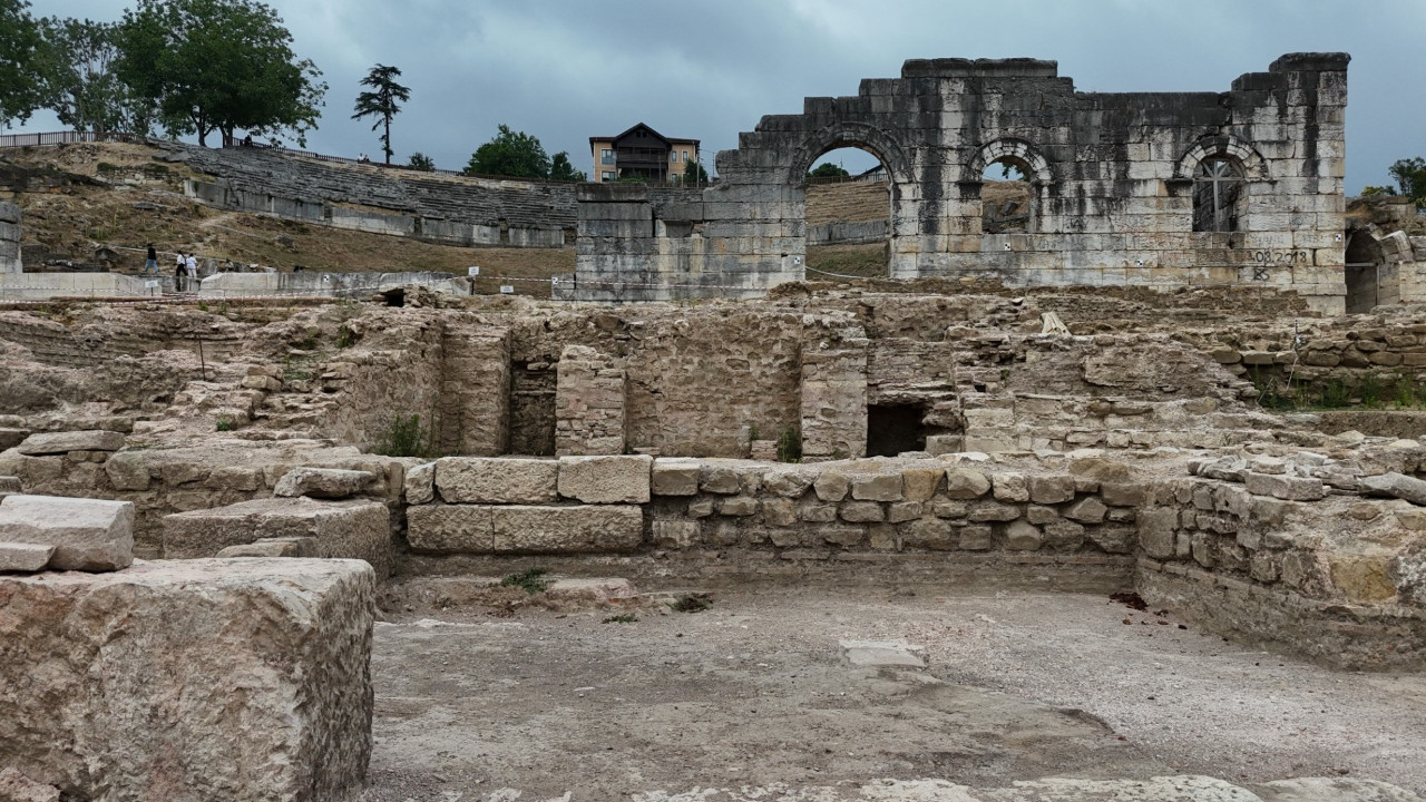 Kazmayı vurdukça tarih çıkıyor: Şapel alanı ortaya çıktı