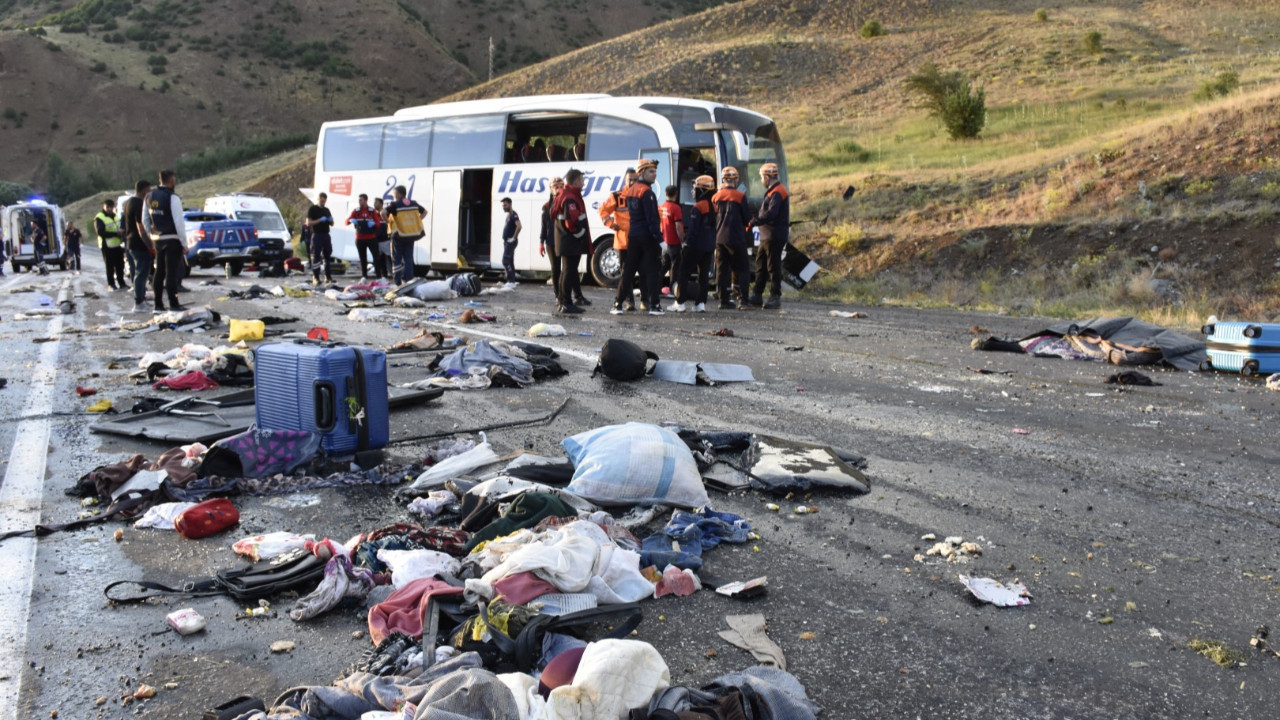 Sivas’ta 4 kişinin öldüğü otobüs kazasında şoför gözaltına alındı