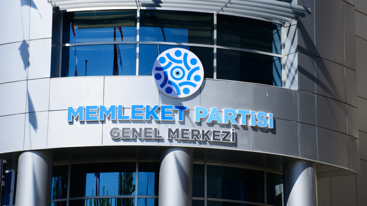Memleket Partisi kapatıldı