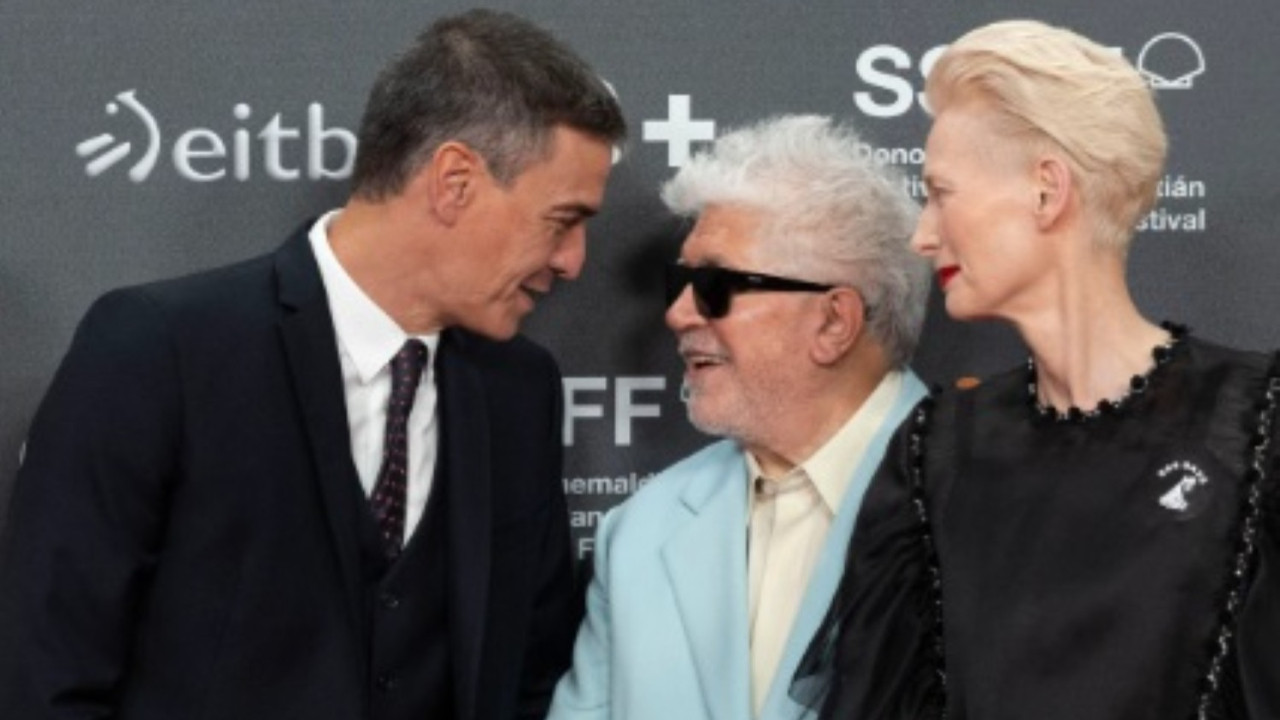 Ünlü yönetmenden Başbakan'a destek: 'Çocuk gibi ağladım'