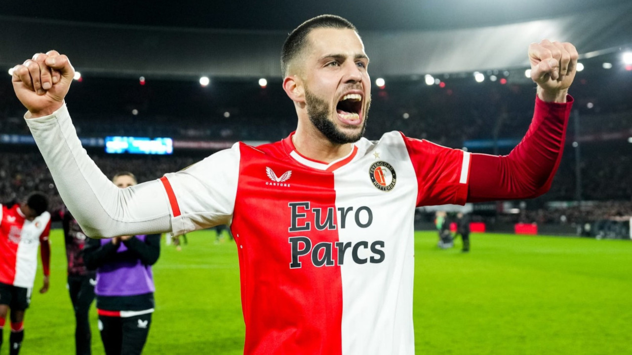 Fenerbahçe'nin rakibi Feyenoord'da dev ayrılık