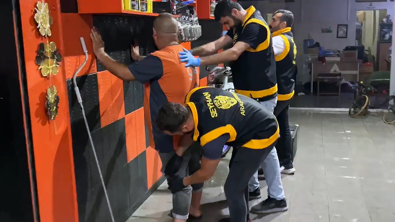 Oto galeriye uyuşturucu baskını