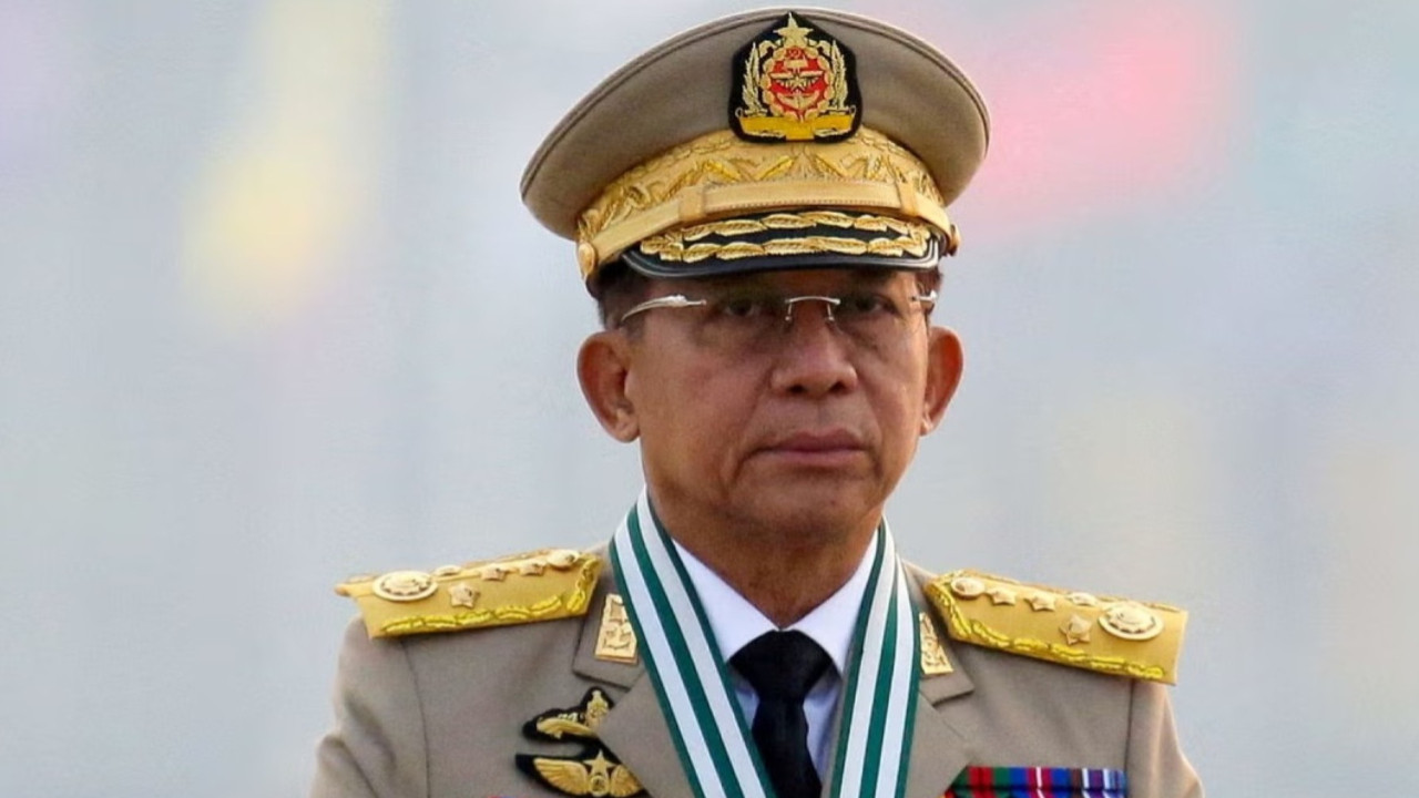 General, Trump'a övgüler yağdırınca ABD darbecilere yaptırımı kaldırdı