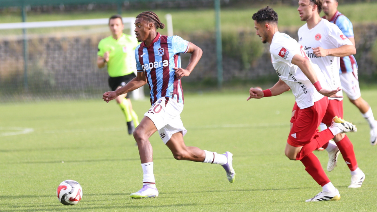 Trabzonspor iki dakikada galibiyete uzandı