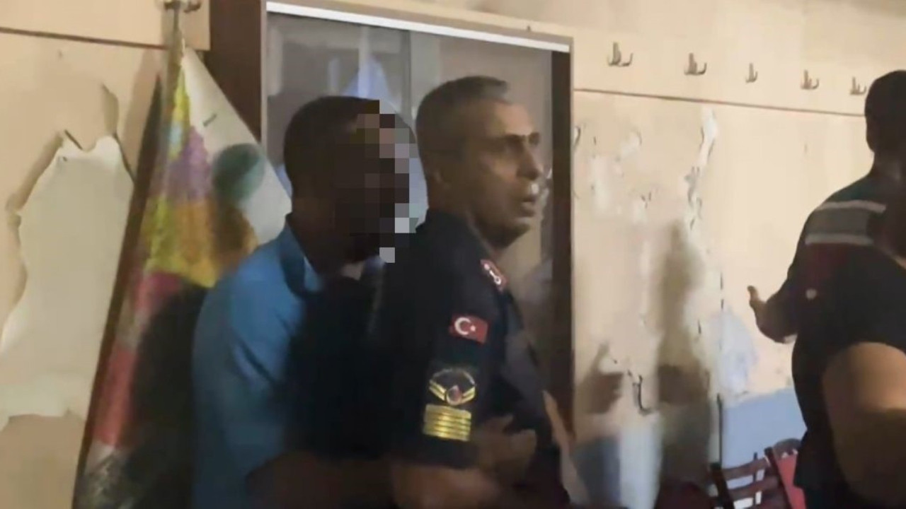 Yangın bölgesi karıştı: Tekme-tokat dövüldü, linçten jandarma kurtardı