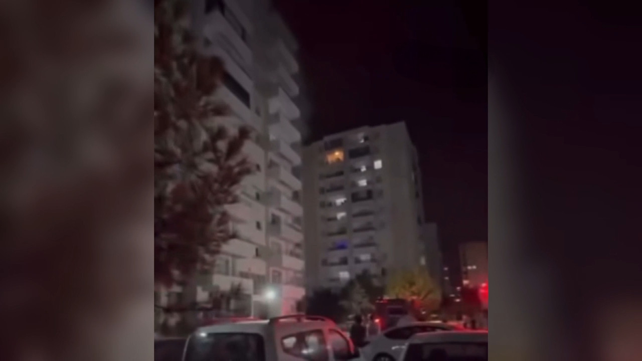 Eşiyle tartışıp evi ateşe verdi