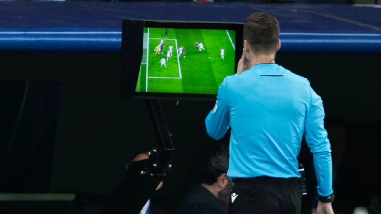 VAR için devrim niteliğinde karar: Antrenörlere 2 talep hakkı