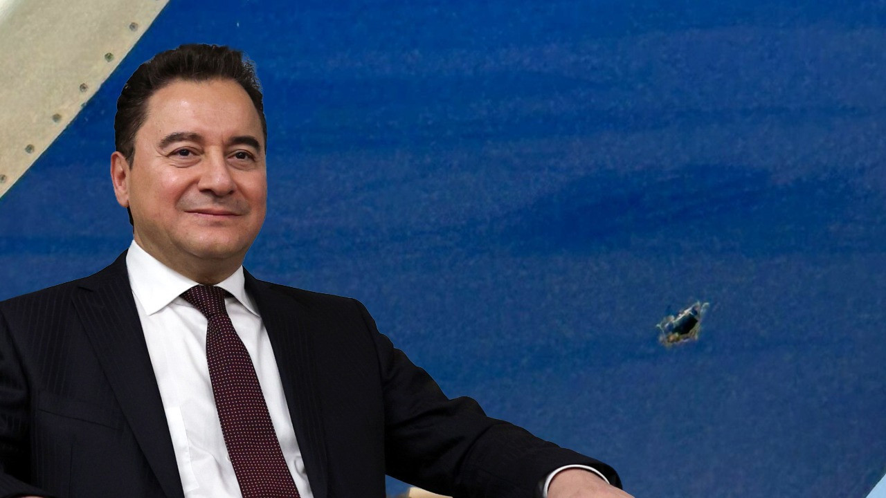 Ali Babacan'ın da içinde bulunduğu uçağa merdiven çarptı