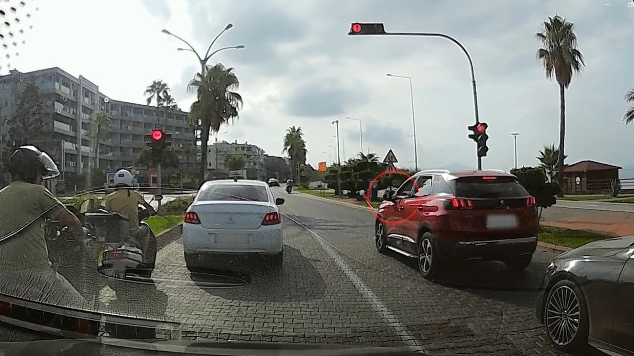 Yere izmarit atan sürücülere ceza yağdı