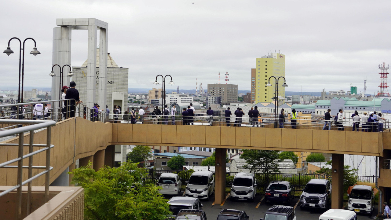8,8'lik deprem endişe yaratmıştı: Tsunami uyarıları bir bir kaldırılıyor