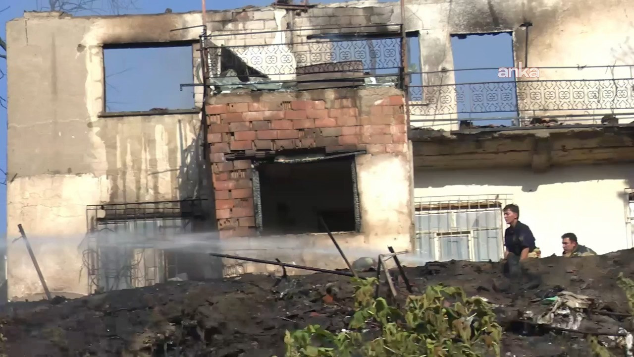 Ankara'da çıkan yangında 8 gecekondu kullanılamaz hale geldi