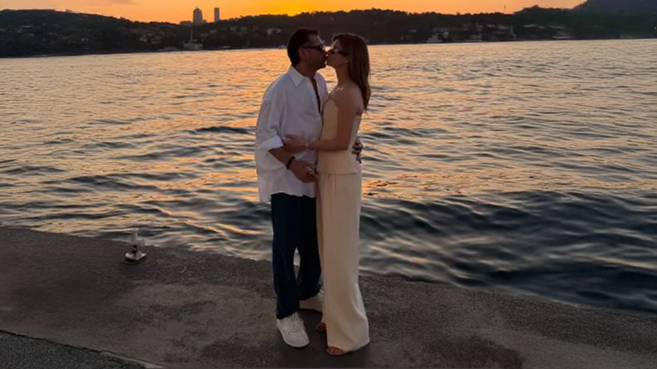 Beren Saat ve Kenan Doğulu'dan 11. yıl için aşk dolu poz