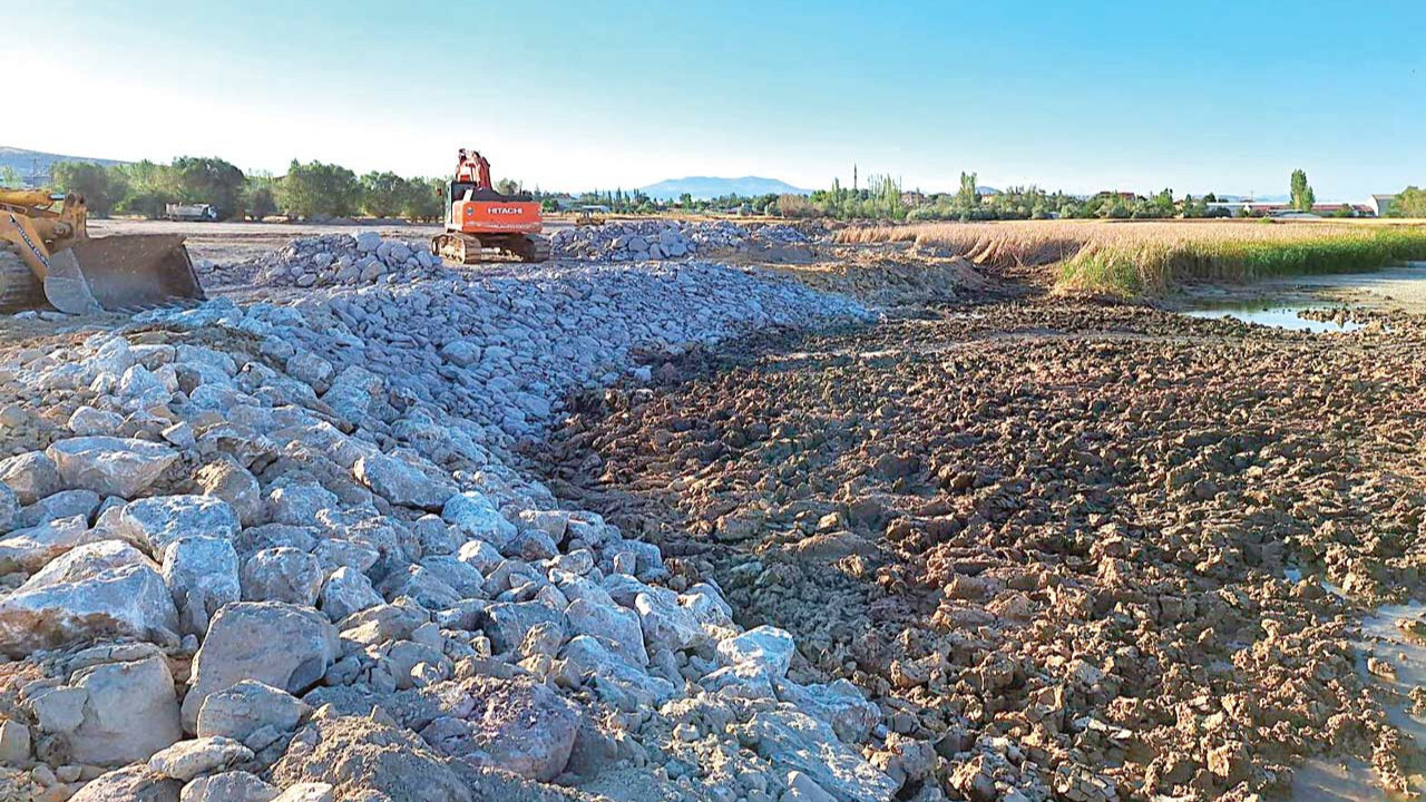 Gölet yapmak için göleti yıktılar!
