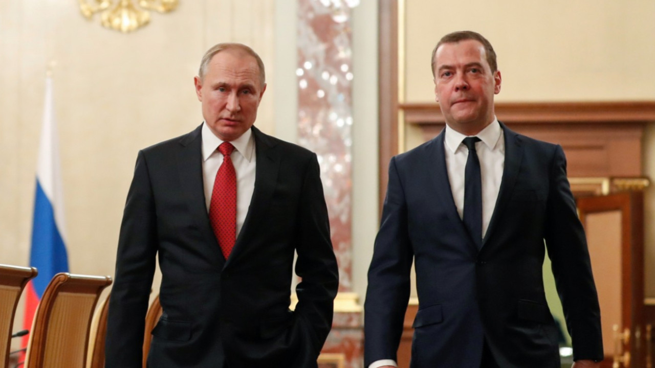 'Sözlerine dikkat et' diyen Trump'a tehdit: Ölü El'i unutma