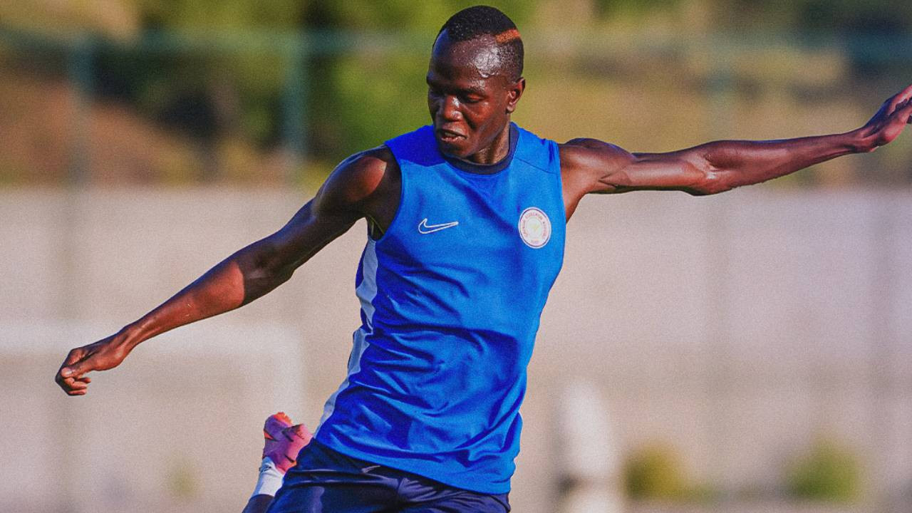 Mor Faye, Esenler'e kiralandı