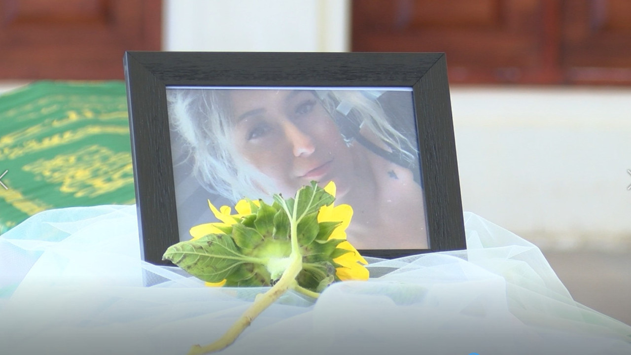 Ankara'da evinde yastıkla boğulan Karsu, toprağa verildi