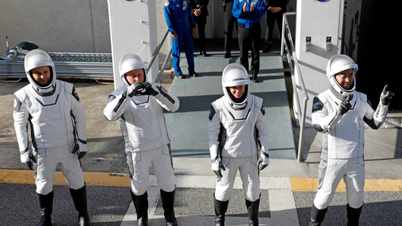 NASA ekibi uzaya 'hastalık yapan bakteri' taşıyor