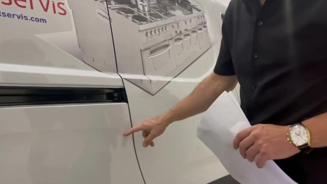 Sıfır aldığı araç boyalı çıktı: Fabrikadan 'pes' dedirten teklif