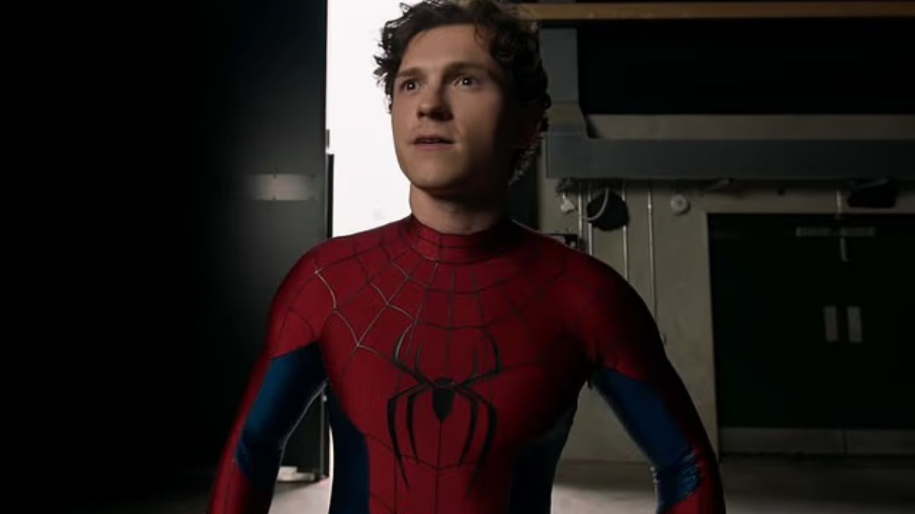 Yeni Örümcek Adam kostümü hayranları ikiye böldü