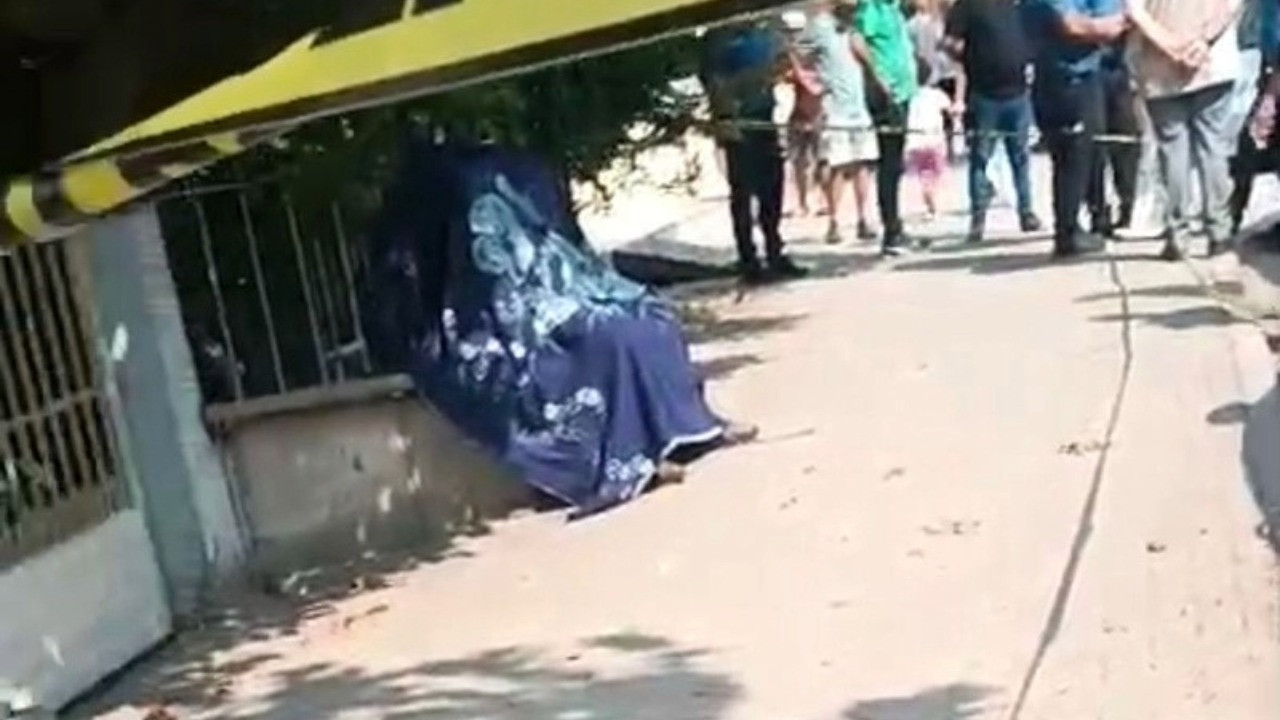 Servis beklerken hayatını kaybetti