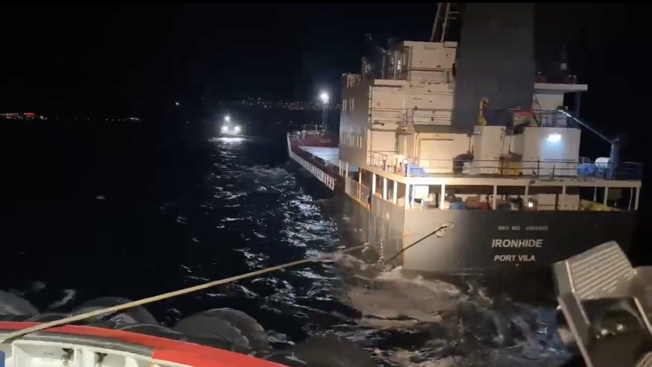 İsrail'e giden gemi Çanakkale'de arızalandı