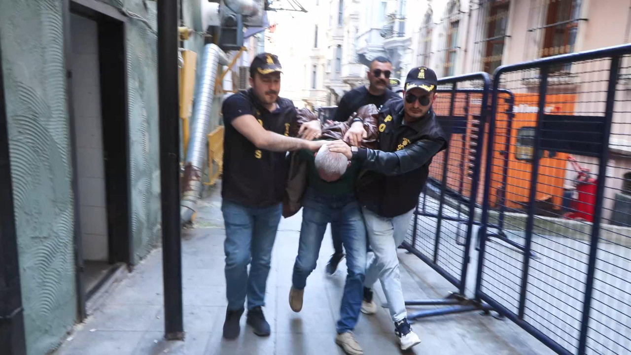 Özel'e yumruklu saldırı davası ertelendi