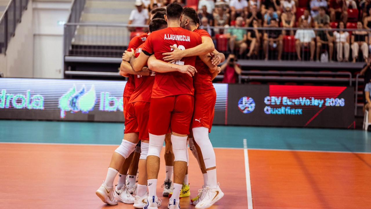 Filenin Efeleri, Macaristan'a set vermedi