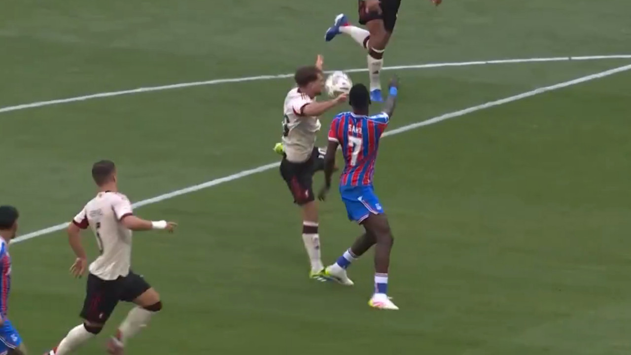 Crystal Palace, Liverpool'u penaltılarla yıktı: Tartışmalı karar olay oldu!