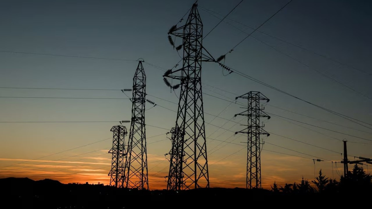 Lübnan karanlığa gömüldü