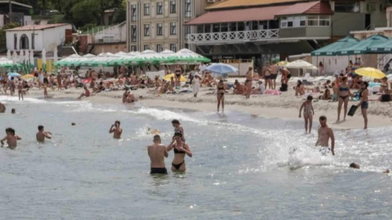 Plajda mayın paniği: 3 kişi öldü