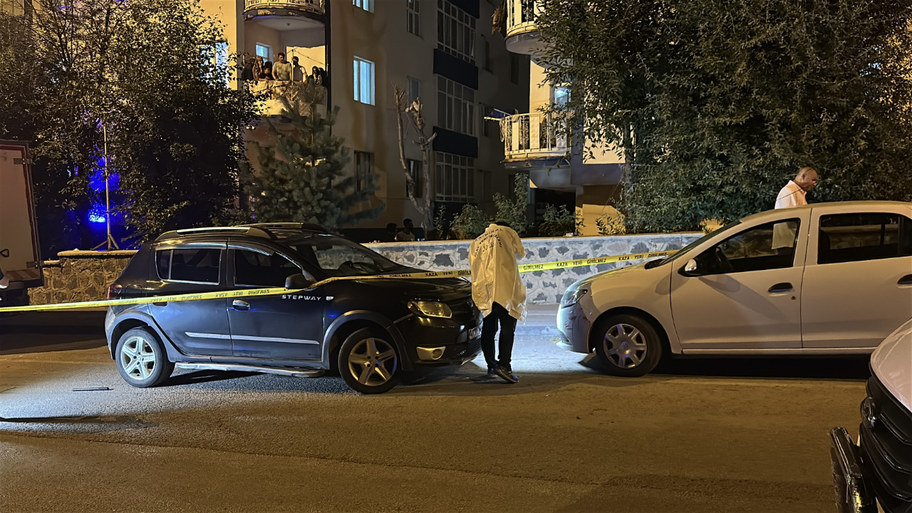 Bıçaklı kavgada 1 ölü, 2 yaralı