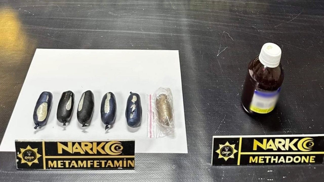 Cinsel organında uyuşturucu ile yakalandı