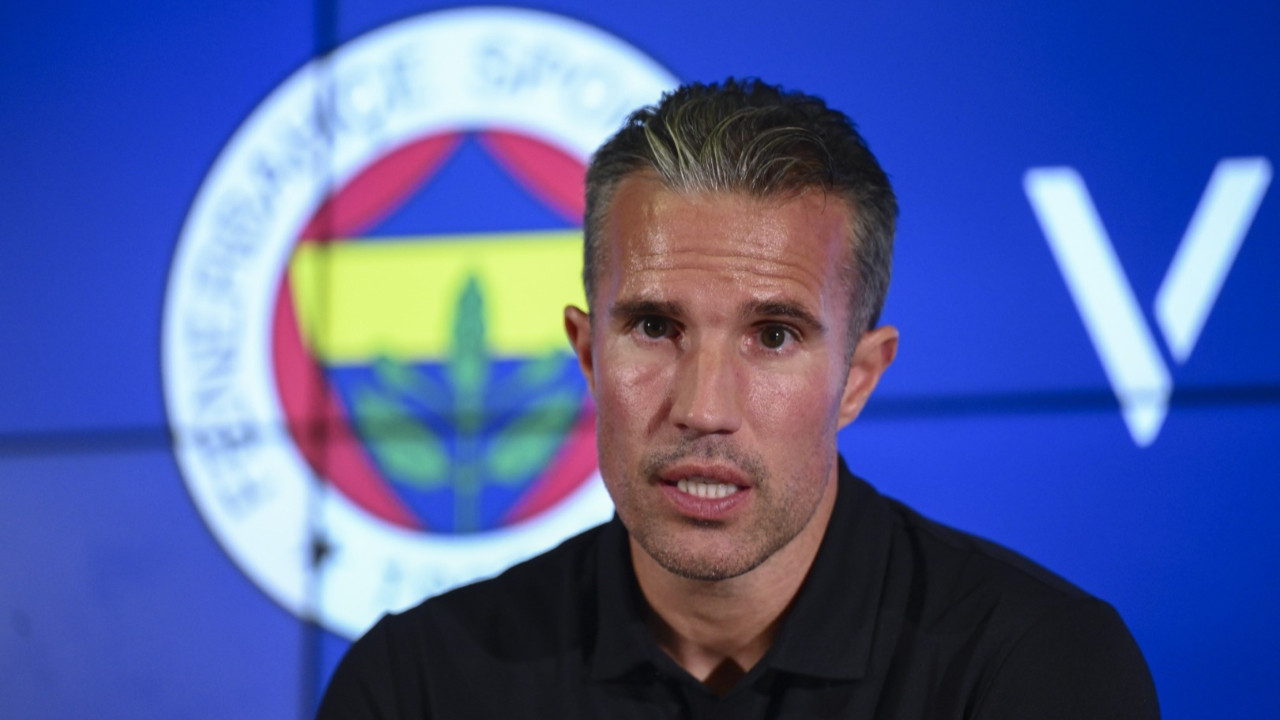 Robin van Persie: Fenerbahçe fırsatçılık yaptı