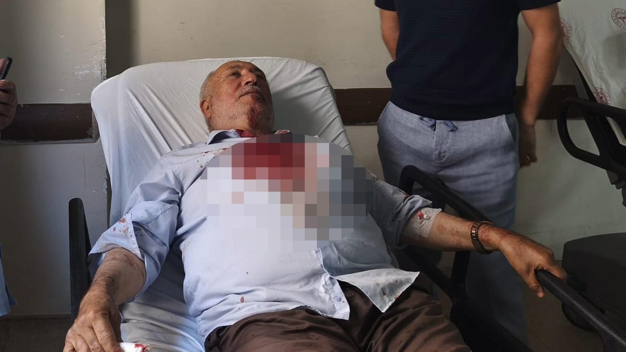 Kavgayı ayırmak isteyen imam yumruk yedi