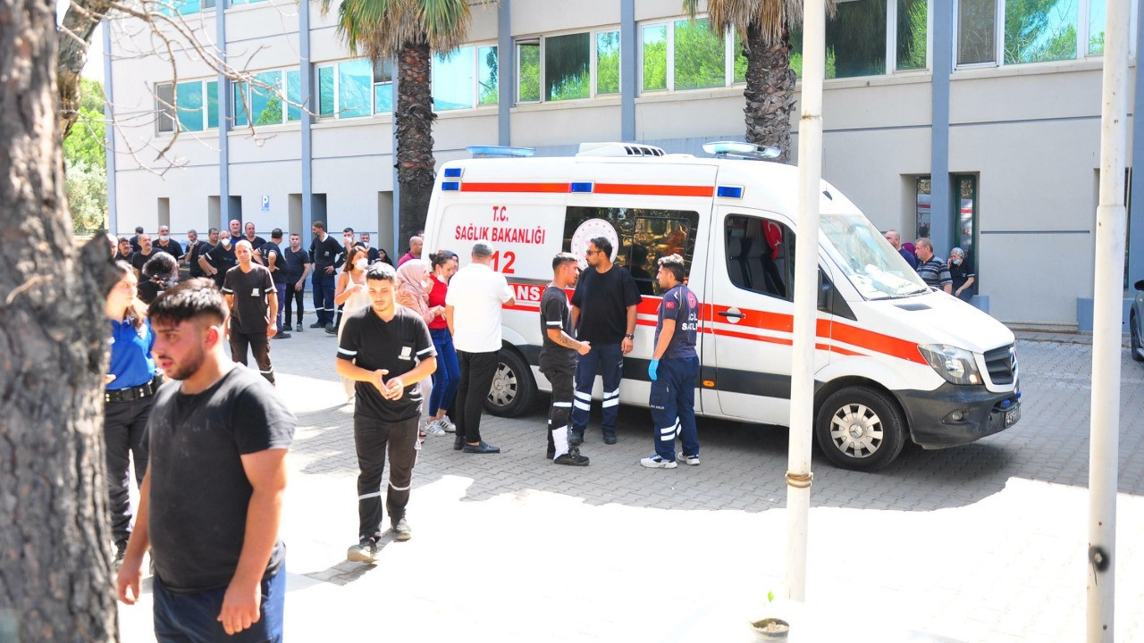 Manisa'da fabrikada kimyasal madde zehirlenmesi: 3 işçi hastaneye kaldırıldı