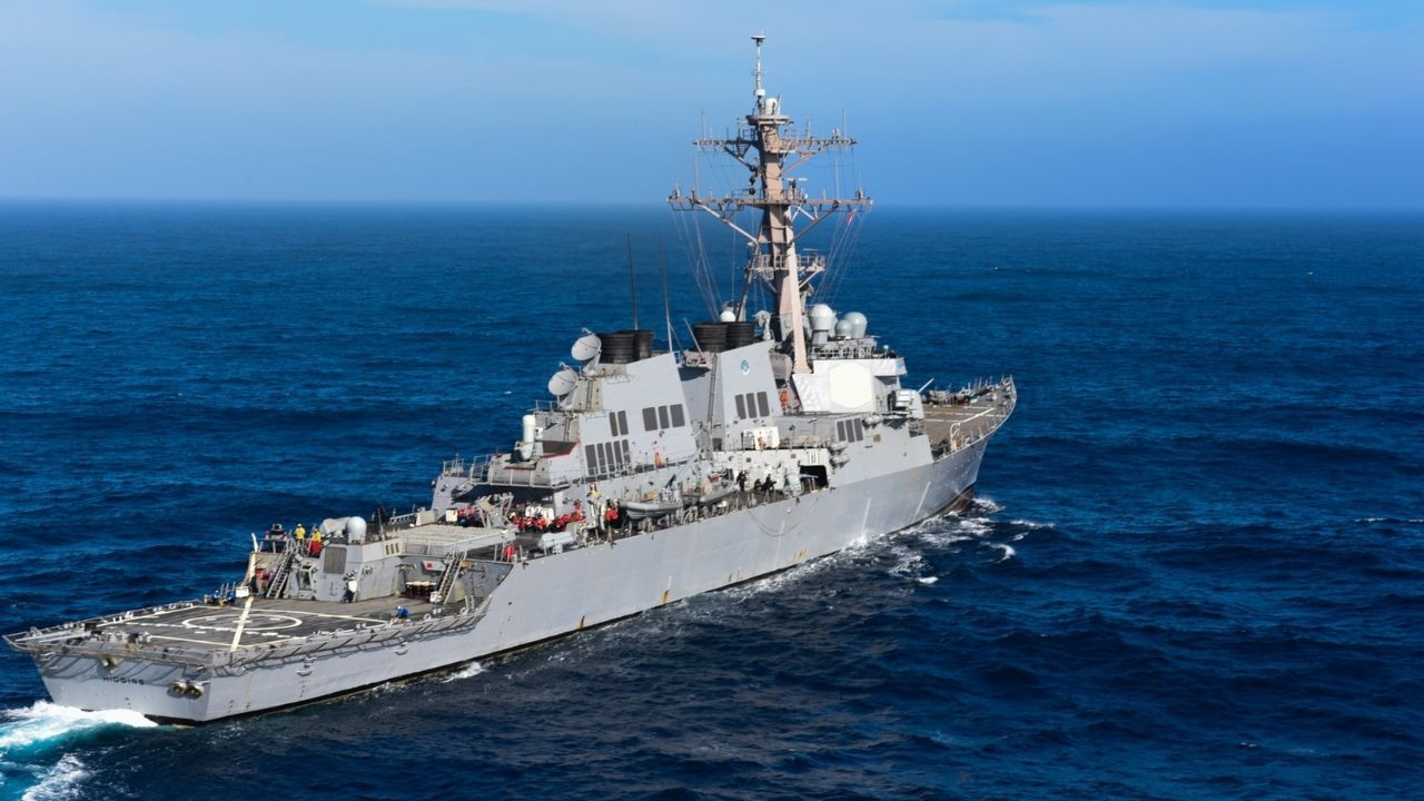 Pasifik'te teklikeli tırmanış! Çin, ABD destroyerini 'kovdu'