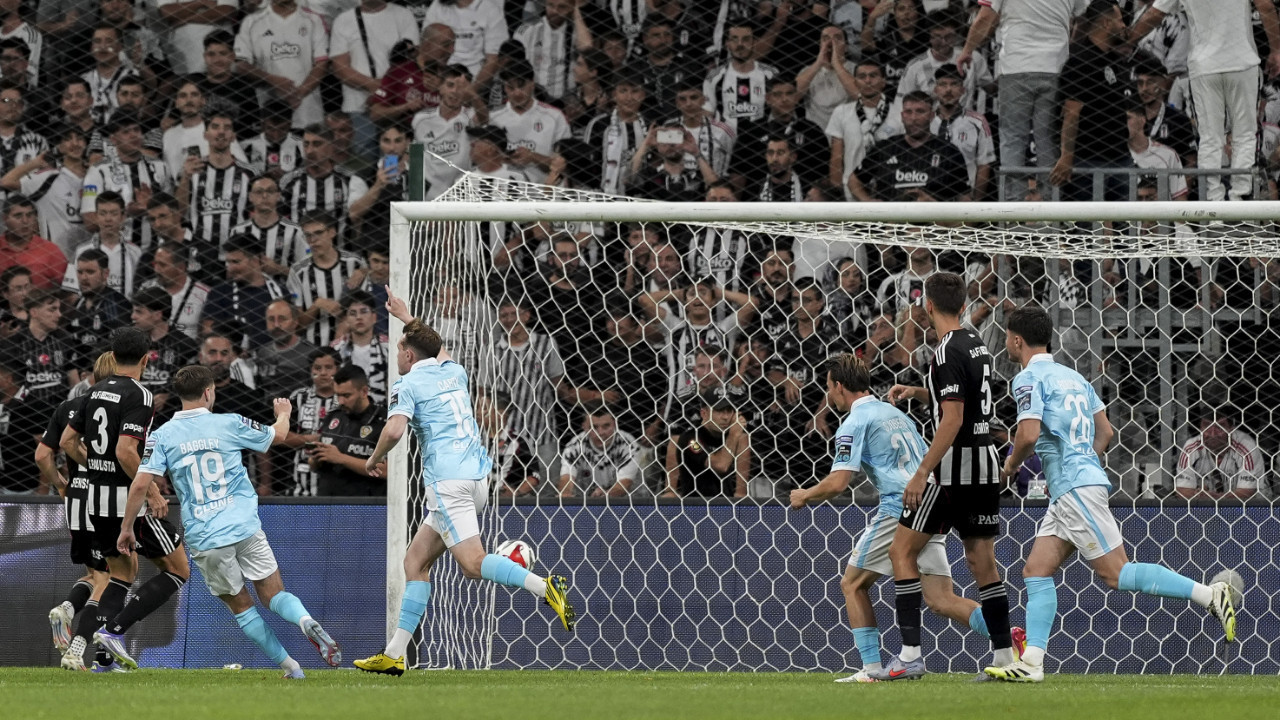 34 dakikada 2-0 oldu, Beşiktaş taraftarı patladı