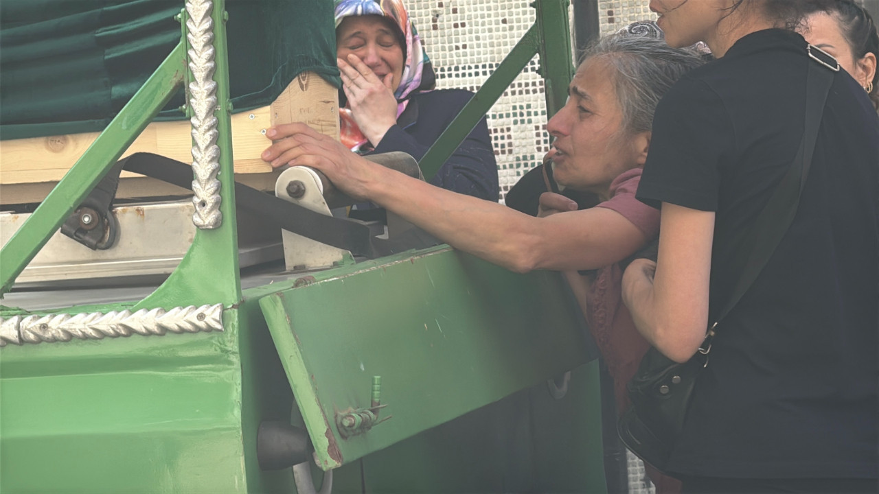 Yusuf evinde yarı çıplak halde ölü bulundu