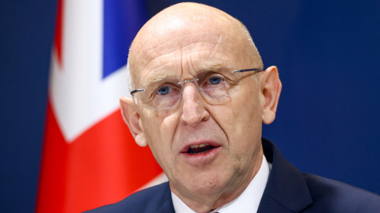 İngiltere: Trump-Putin görüşmesi ilk adım olabilir