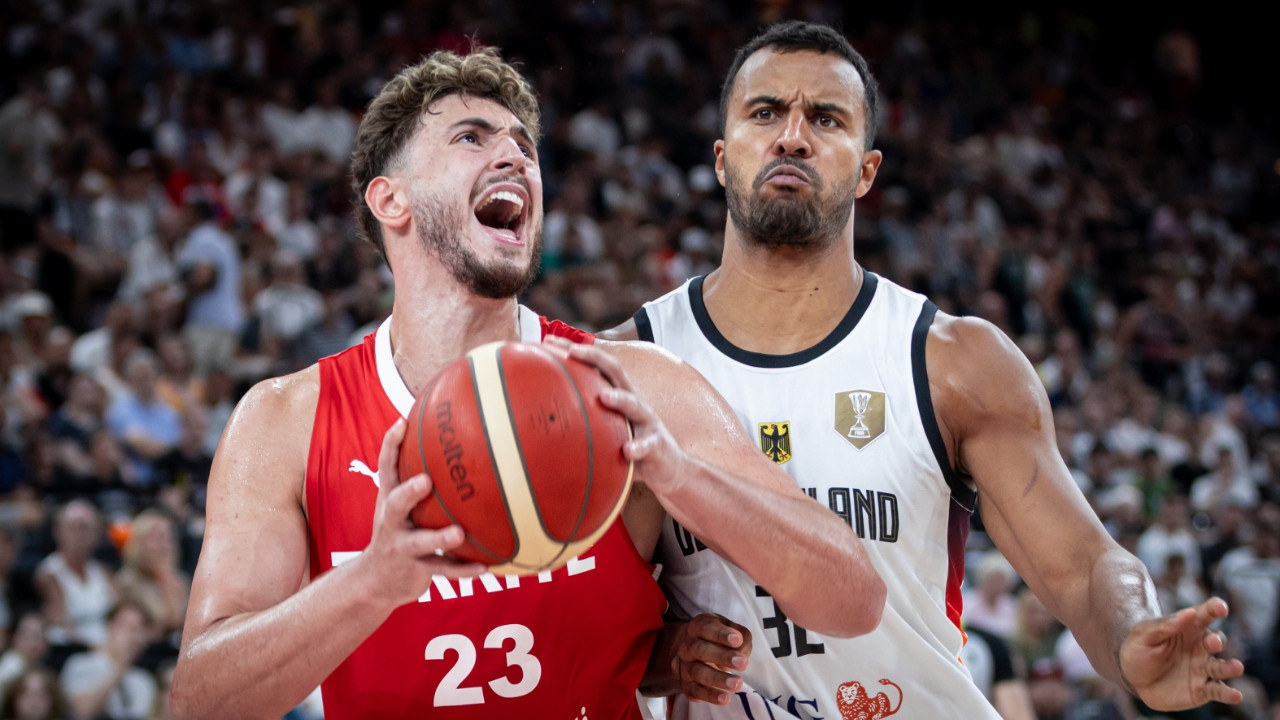 Milliler, finalde Almanya'ya son saniyede yenildi