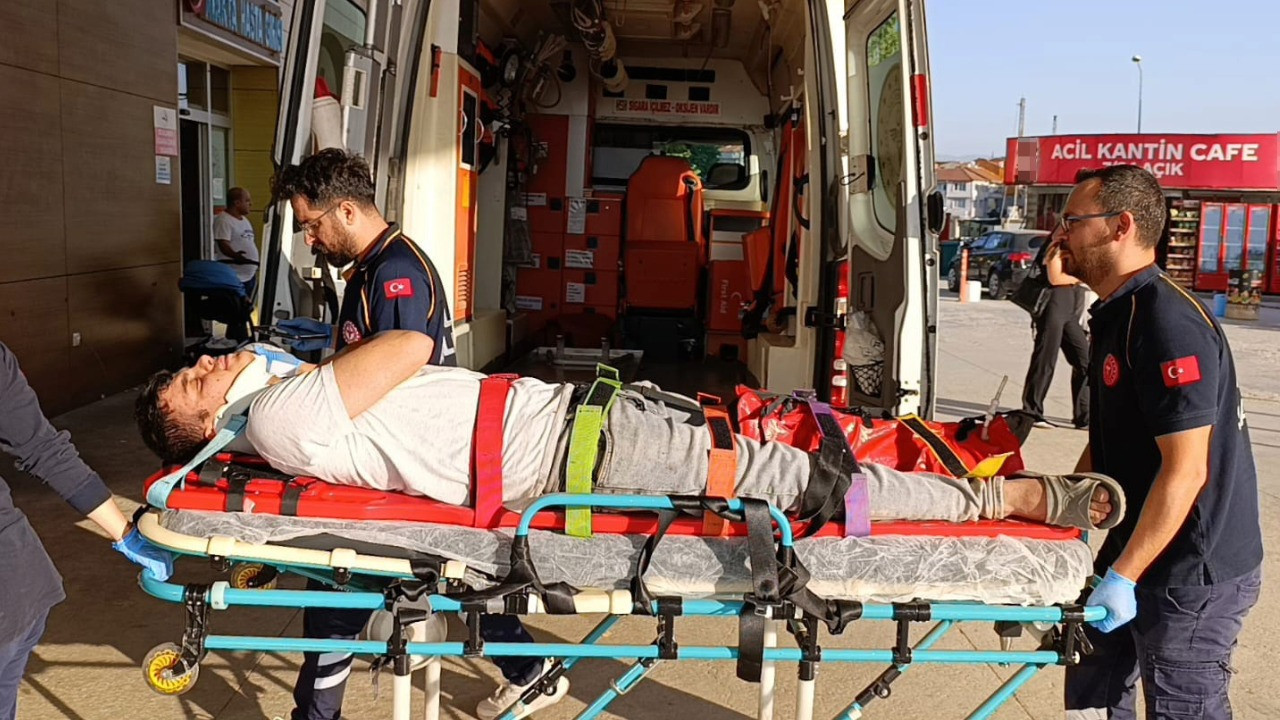 Mesai arkadaşını çekiçle öldüresiye dövdü