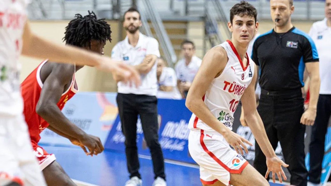 Ömer Kutluay 31 sayı attı: Türkiye, İspanya'yı farklı yenip 7. oldu