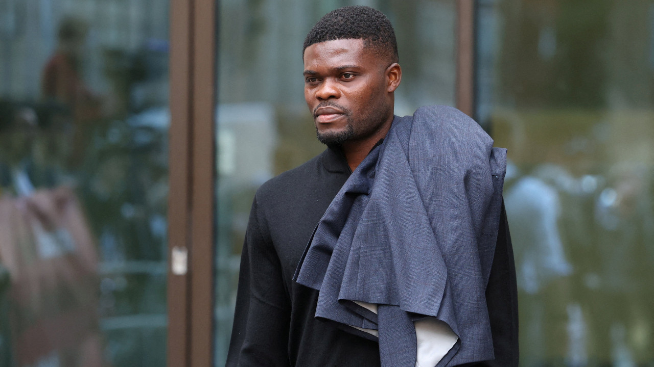 İlk maçında sahaya çıkar çıkmaz yuhalandı